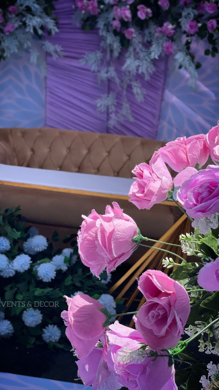 Pink roses and a tufted lounge set